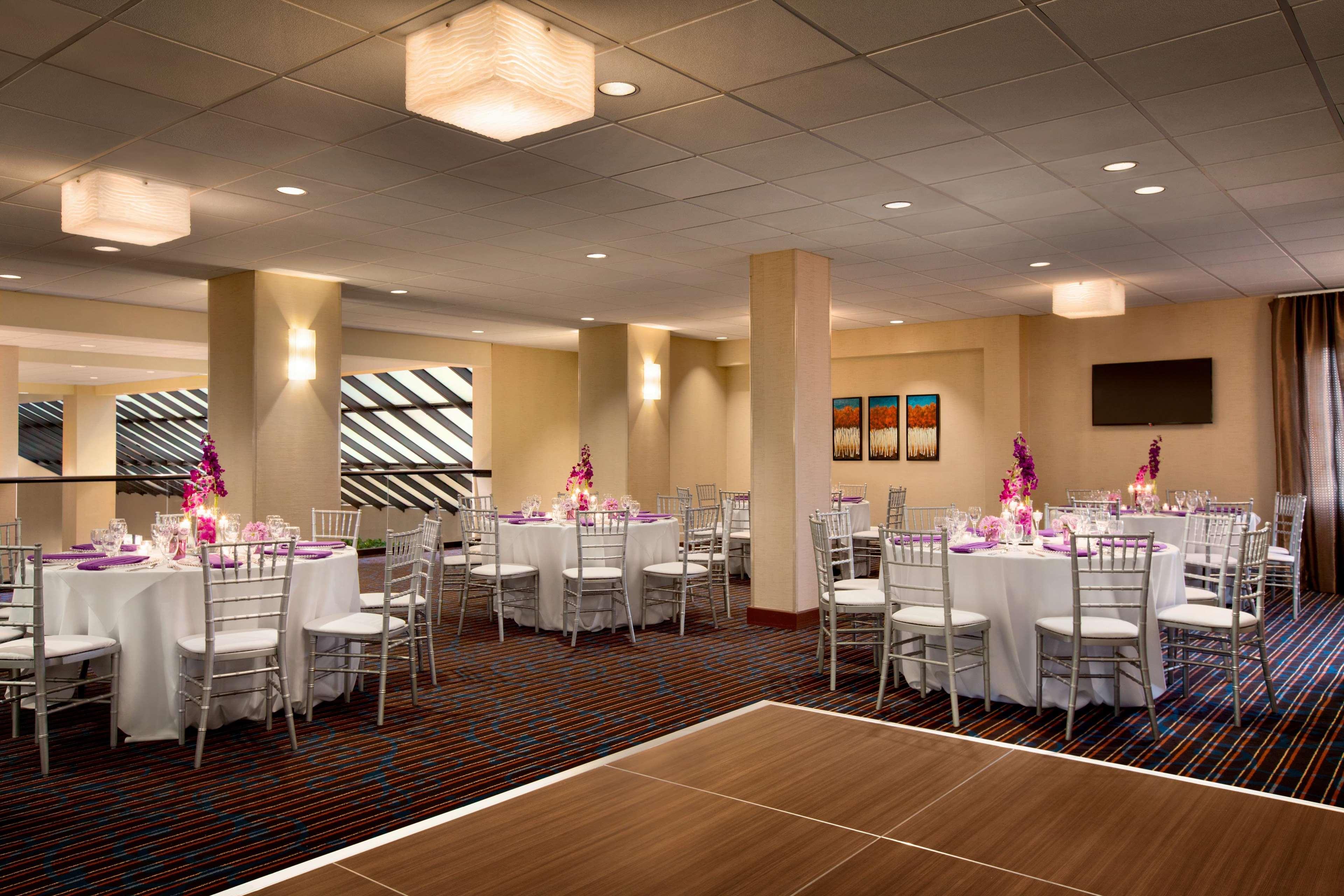Embassy Suites By Hilton Santa Clara Silicon Valley Exterior photo