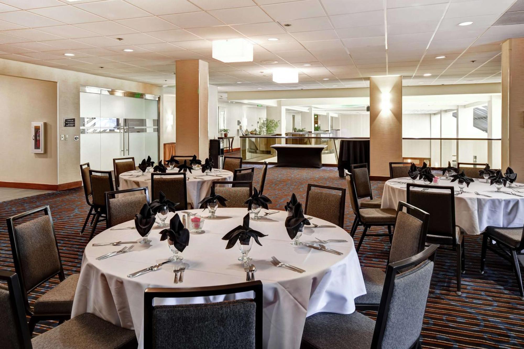 Embassy Suites By Hilton Santa Clara Silicon Valley Exterior photo