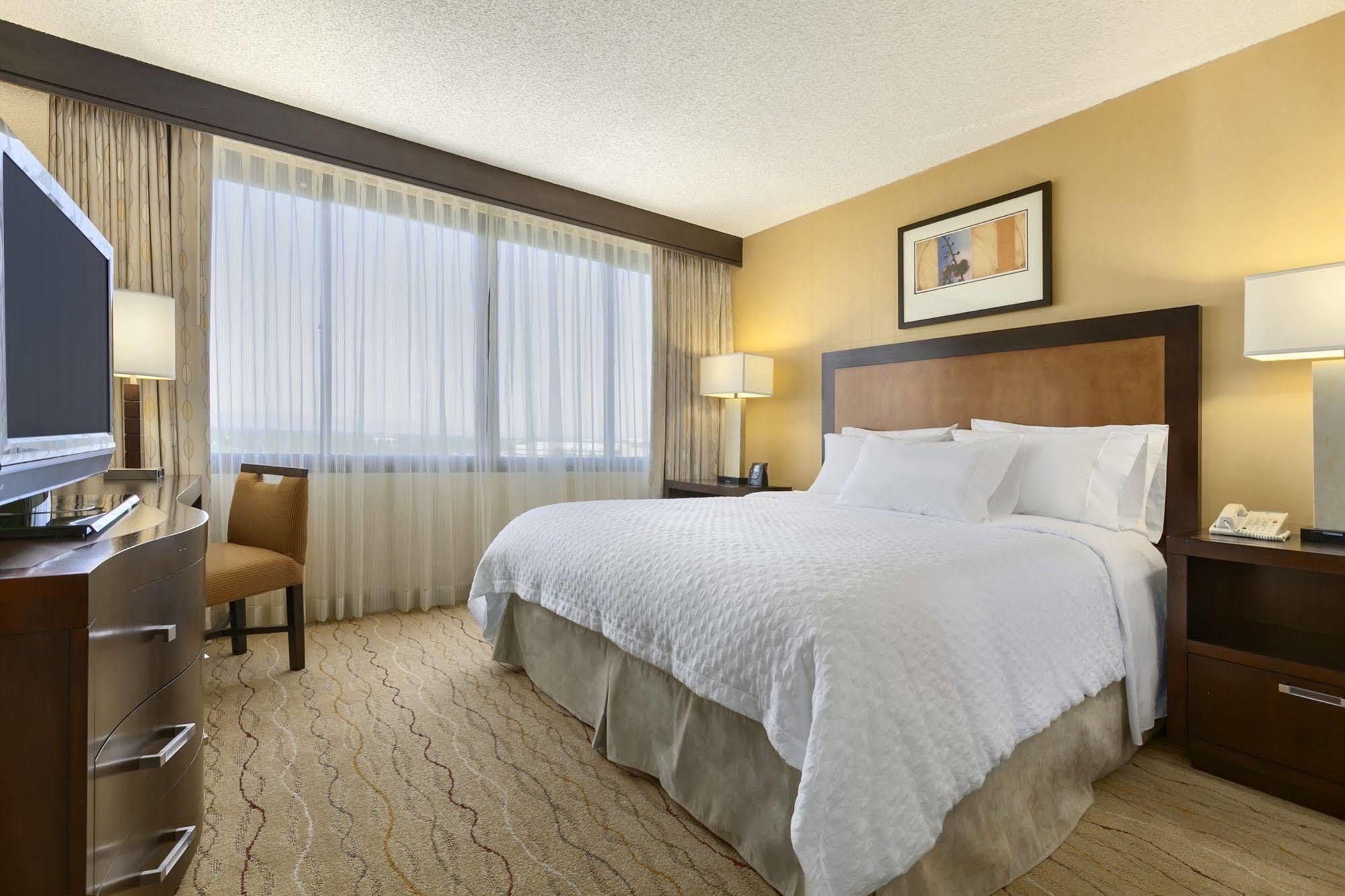 Embassy Suites By Hilton Santa Clara Silicon Valley Room photo